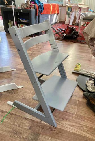 Растущий стул Stokke tripp trapp серый