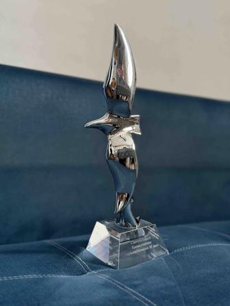 Декоративный кубок / интерьерная статуэтка