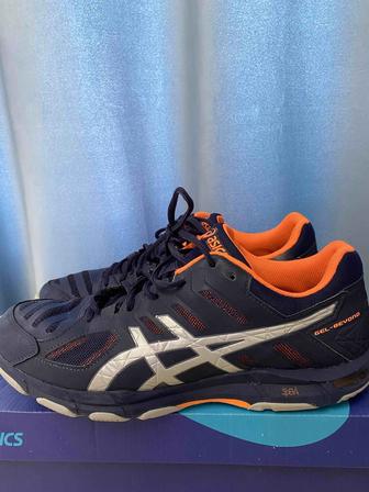 Новые кроссовки Asics, размер 42