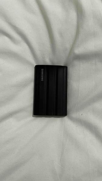 Внешний накопитель Samsung T7 shield 1 Tb