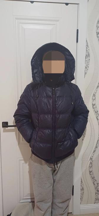 Продам женскую куртку б/у