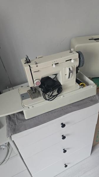 Срочно продам швейную машину