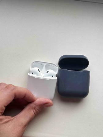 Продам наушники AirPods
