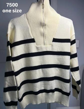 Теплая кофта в полоску