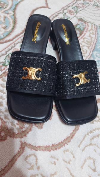 Продам шлепки летние новые