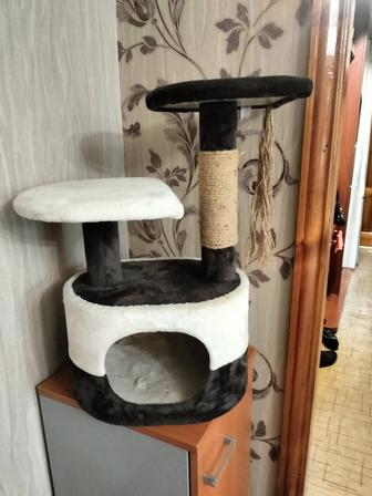 Продам кошачий домик.