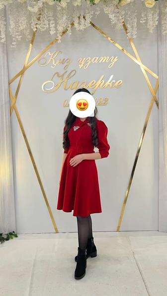 Продам красное платье до колен