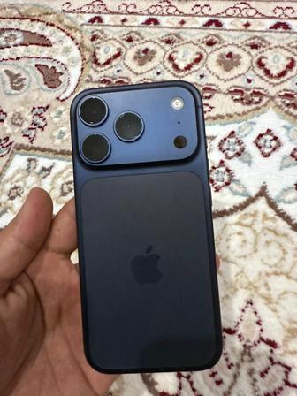 Продам Айфон 17 про 256 синий