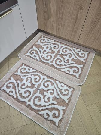 Коврик для ванны. Новый. Заказала по размеру не подошел.