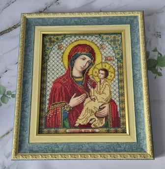 Вышитая бисером икона Тихвинской пресвятой богородицы
