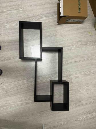 Протдам на стенные полки кому нужен пишите за копейку одам