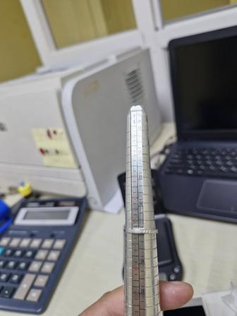 Продам золотое кольцо белое золото 585 пр, вес 1.25 гр.