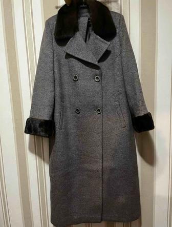 Пальто 46 размера зимнее