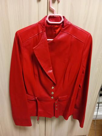 Продам куртку женскую кожаную