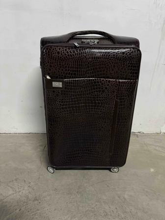 Продам чемодан