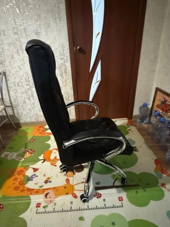 Продам офисное кресло