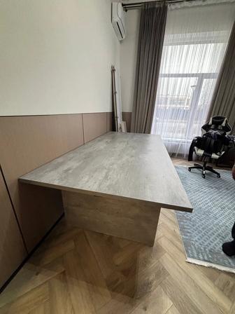 Продается большой стол срочно