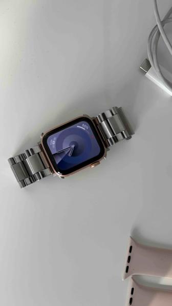Apple Watch  Gold Aluminium case 40 MM