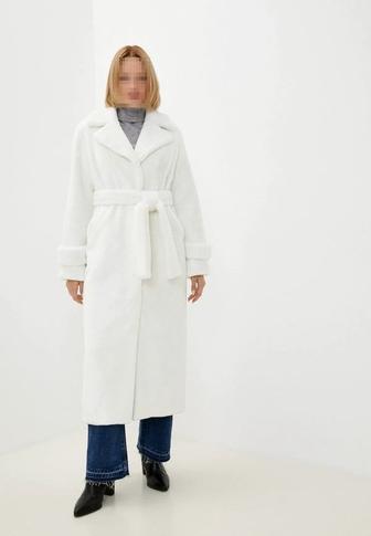 Белая шуба из ангоры и экомеха