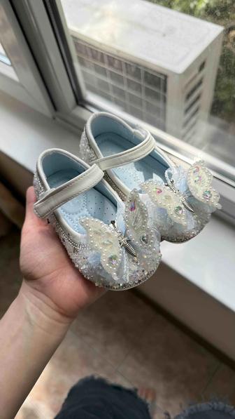 Туфли 21 размер платье в подарок