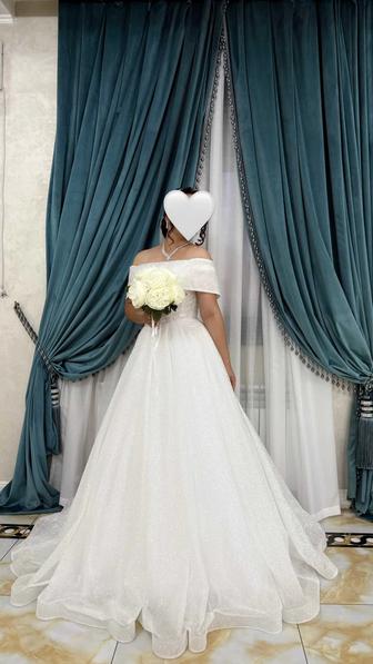 Свадебный платье