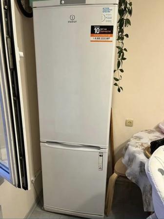 Холодильник Indesit