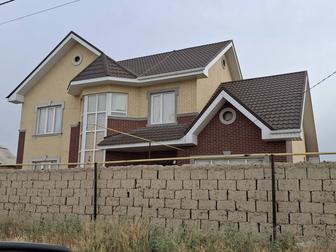 Крыша , навес , кровля .