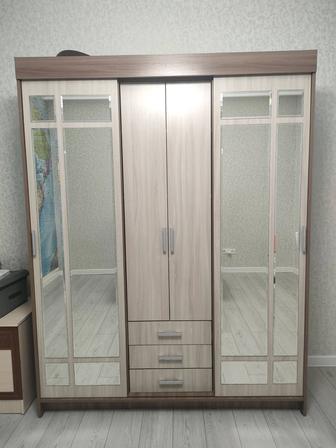 Продам шкаф