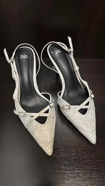 Босоножка от Zara
