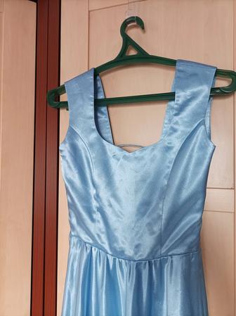 Продам длинное платье нежно-голубого цвета