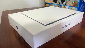 Ноутбук Apple MacBook Air 13 2022 13.6 / 8 Гб / SSD 256 Гб / macOS / MLXW3