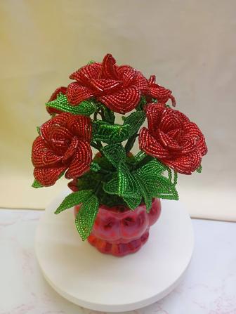 Розы из бисера.Ручная работа!