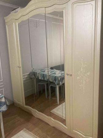 Продам шкаф очень красивый!