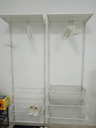 Гардеробная система состоит из 2х частей