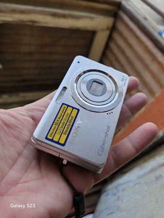 Цифровой фотоаппарат Sony Cuber-shot