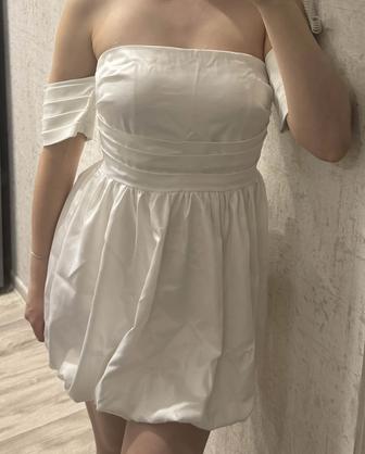 Белое платье