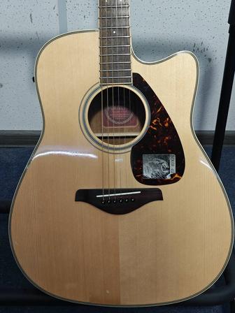Электроакустическая гитара Yamaha FGX720SCA