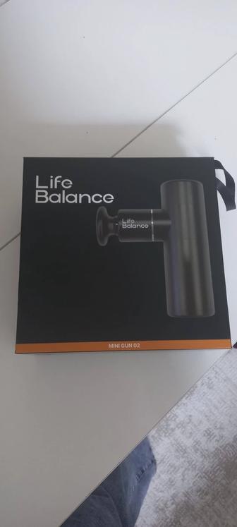 Продам перкуссионный мини массажер.