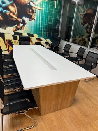 Стол для собраний