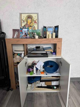 Тумбочка и журнальный столик