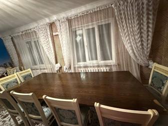 Стол и стулья