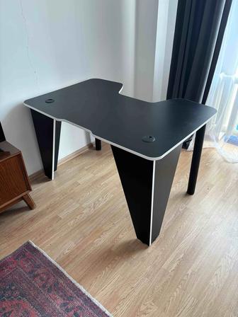 Компьютерный стол DreamDesk CLASSIC 120x80x75 см.