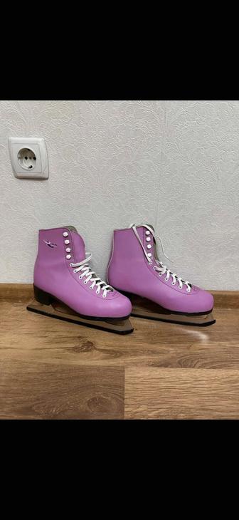 Коньки розовые