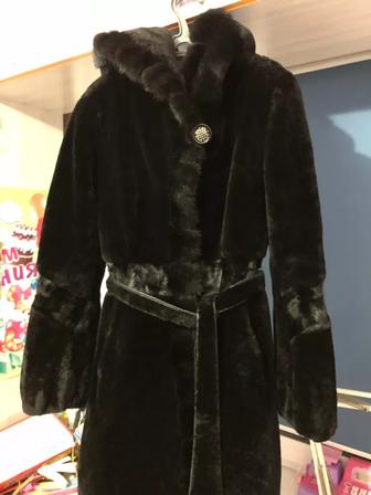 Продам Шубу Мутон вставки норка