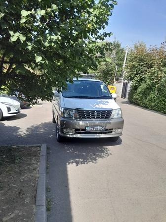 Водитель с личном авто менивэн