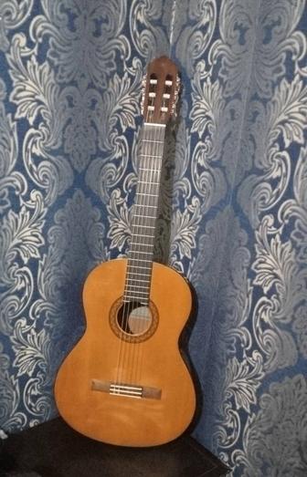 Продам гитару Yamaha C41