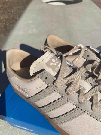 Продам кроссовки Adidas Stadt размер 39