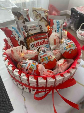 Сладкие корзины и Набор киндер на 14 февраля