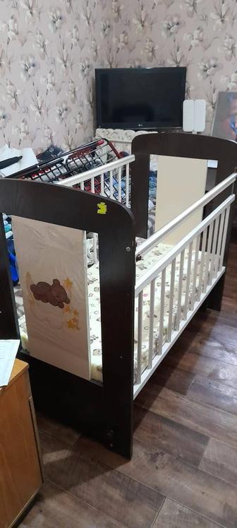 Продам детскую кроватку