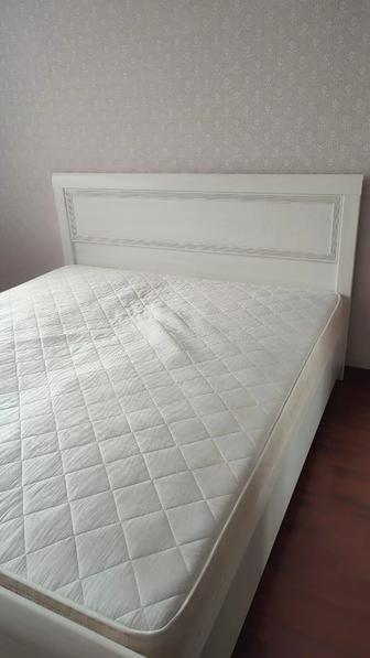 Двухспальная кровать